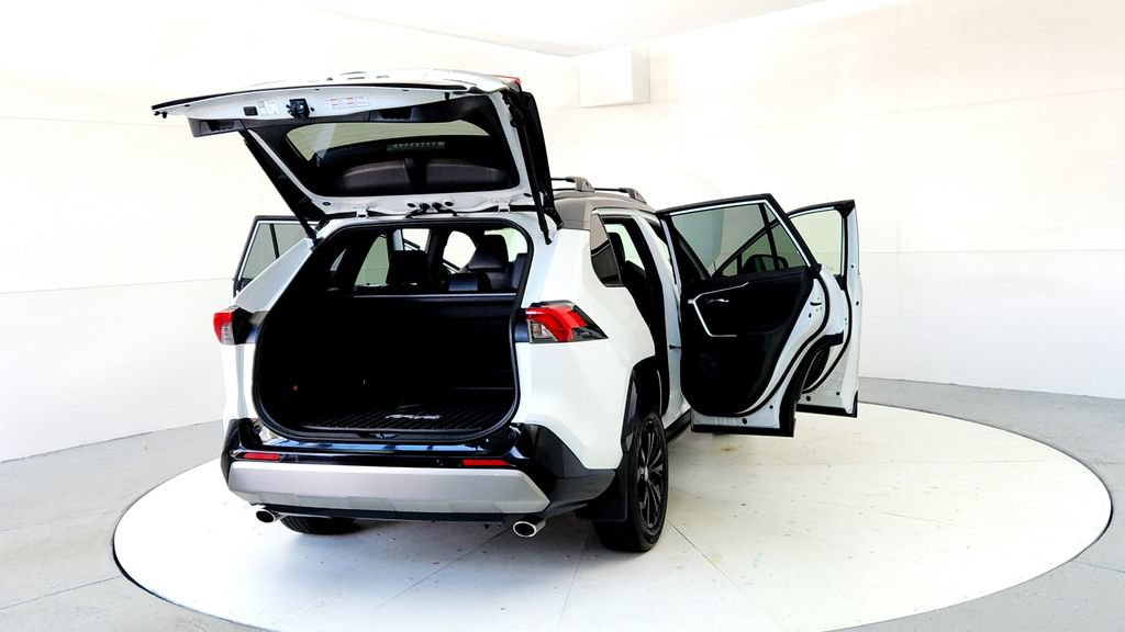 Used 2024 Toyota RAV4 XSE w/ Advanced Technology Package AWD/4WD image 11
