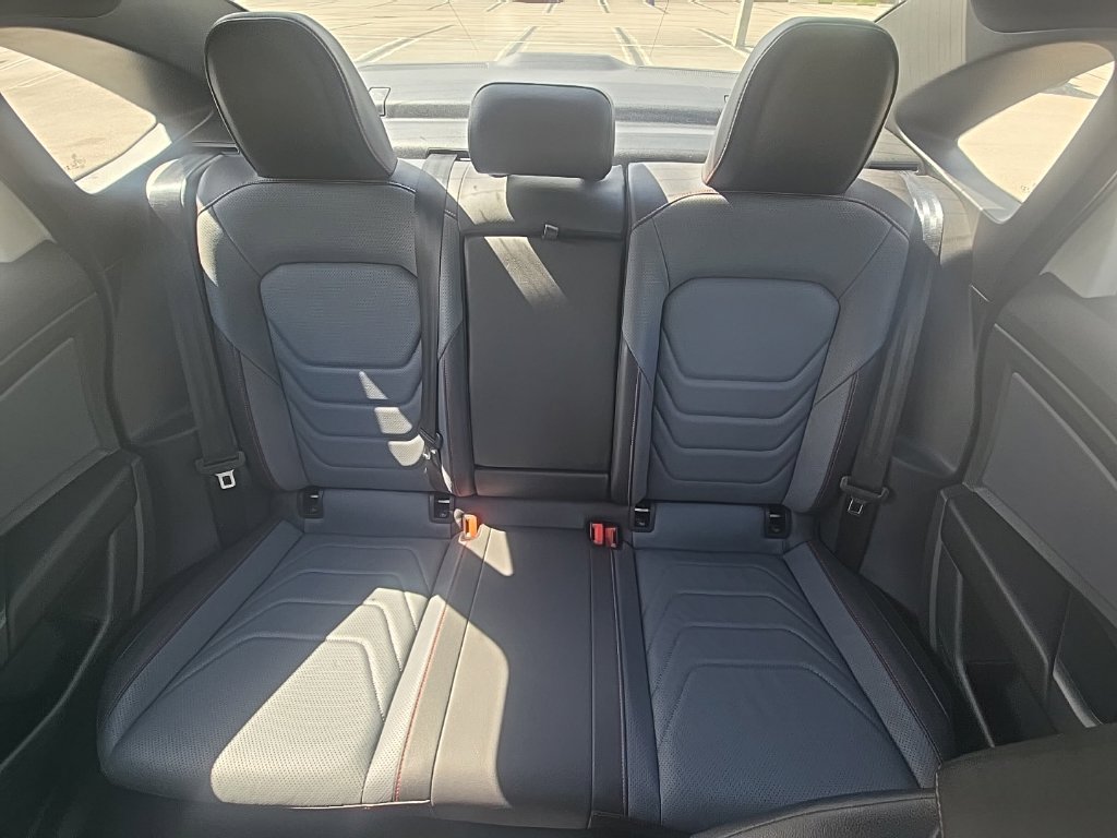 Used 2025 Volkswagen Jetta GLI Autobahn FWD image 27