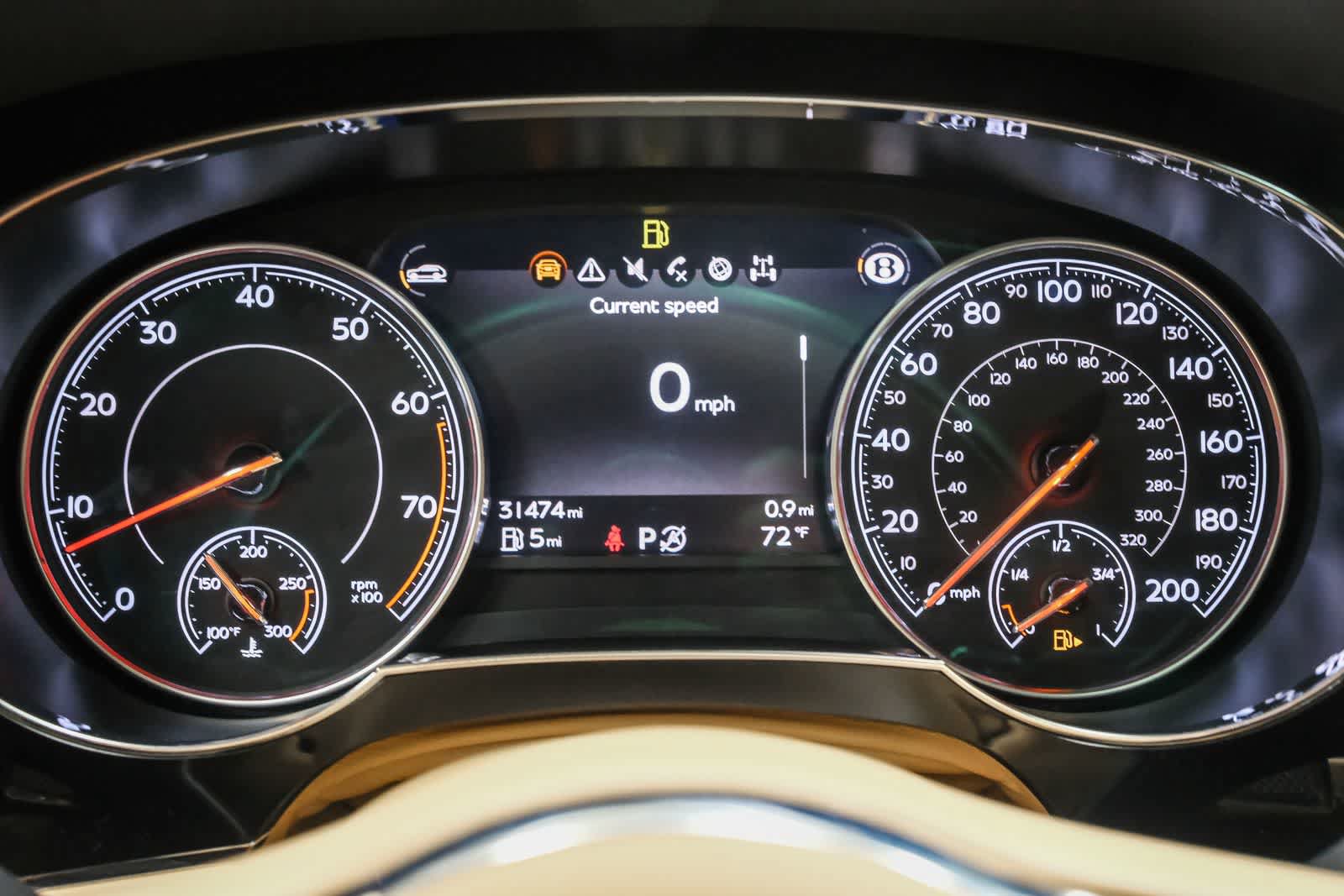 Used 2018 Bentley Bentayga AWD/4WD image 28