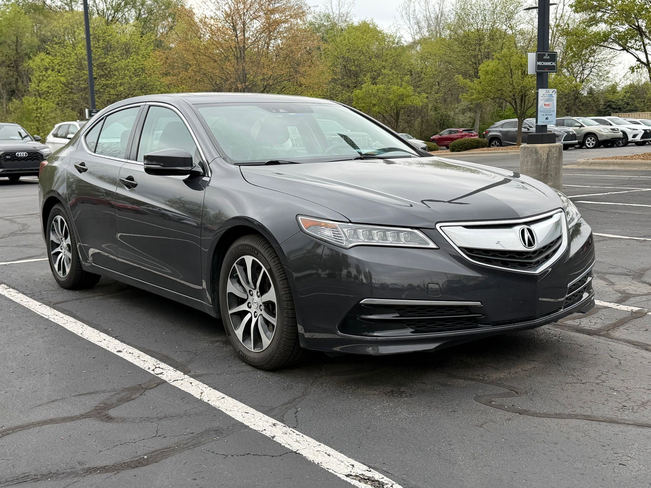 Used 2016 Acura TLX w/ Technology Package FWD image 4