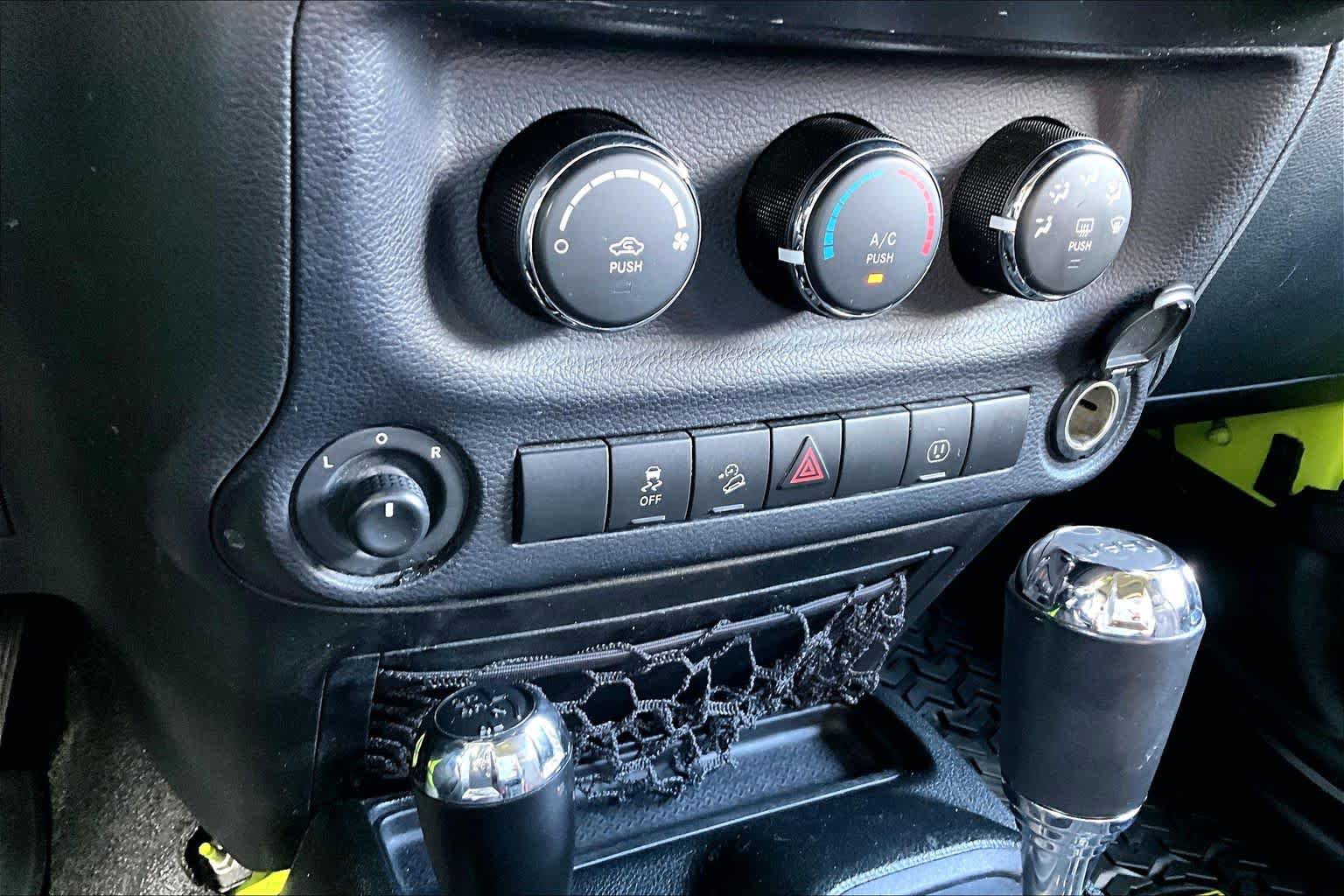 Used 2016 Jeep Wrangler Unlimited Sahara w/ Max Tow Package image 28