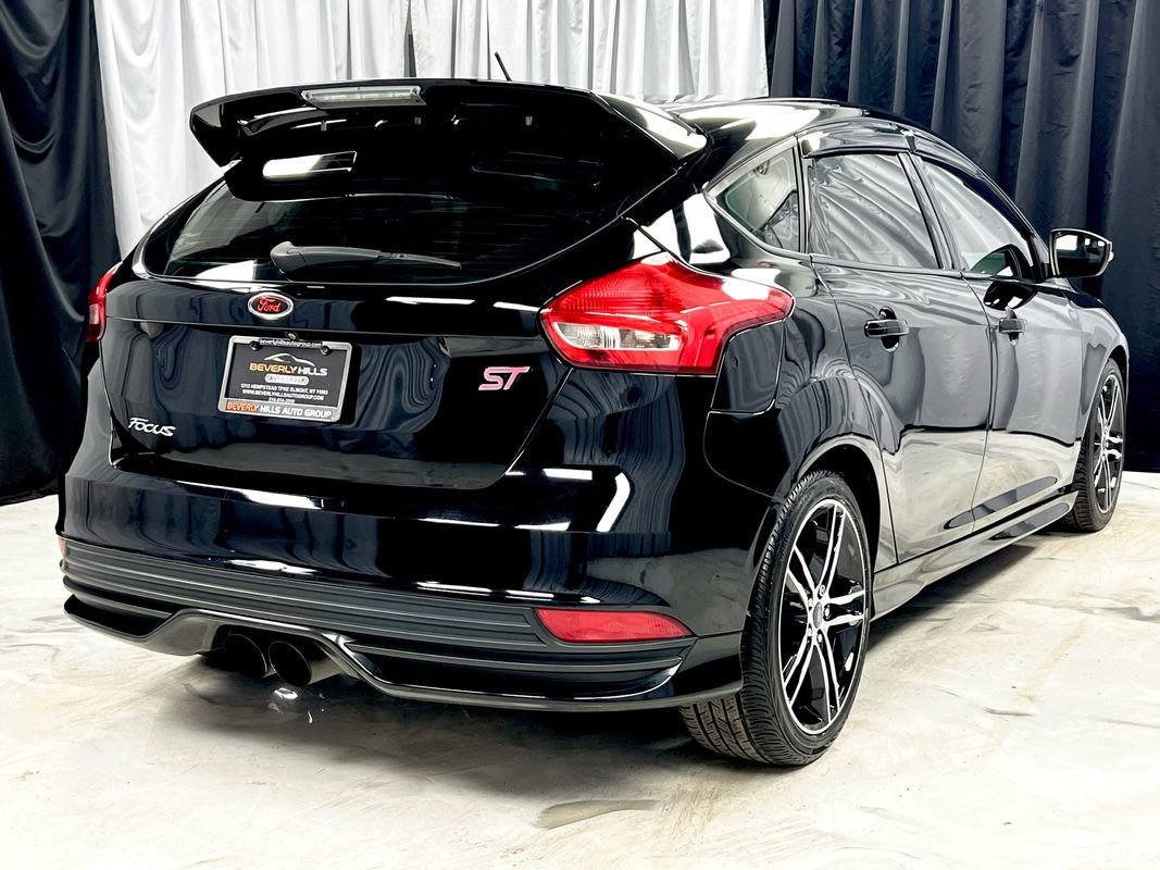 Used 2016 Ford Focus ST image 6
