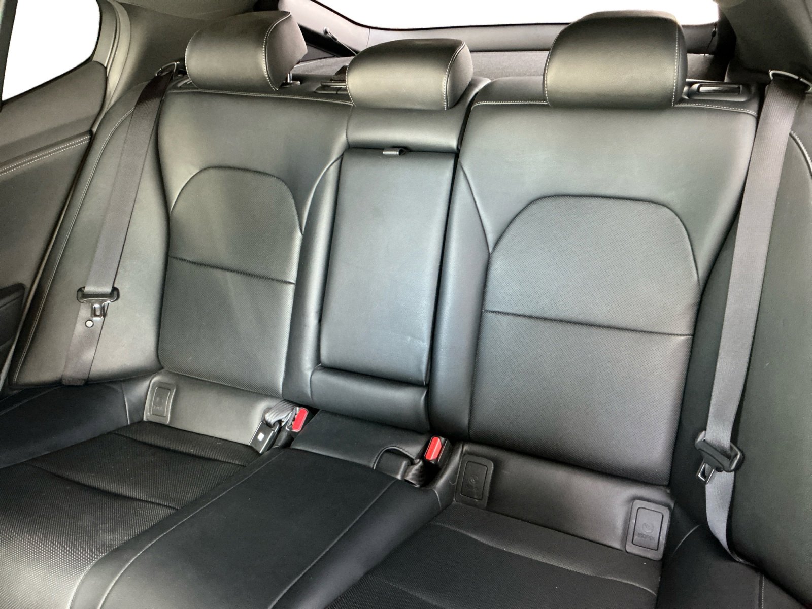 Used 2022 Kia Stinger GT-Line w/ Sun & Sound Package image 13