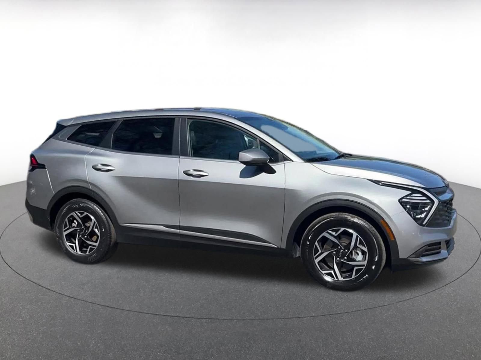 Used 2025 Kia Sportage LX image 16