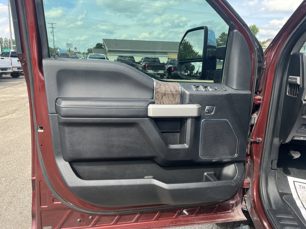 Used 2017 Ford F250 Lariat w/ Lariat Ultimate Package AWD/4WD image 18