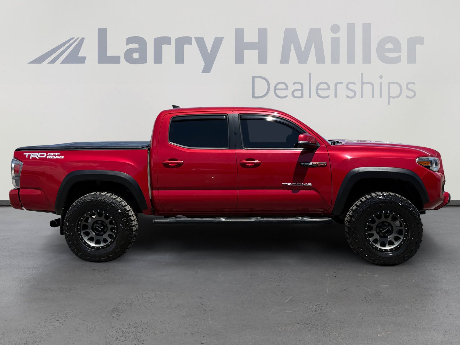 Used 2021 Toyota Tacoma TRD Off-Road w/ Technology Package RWD image 6