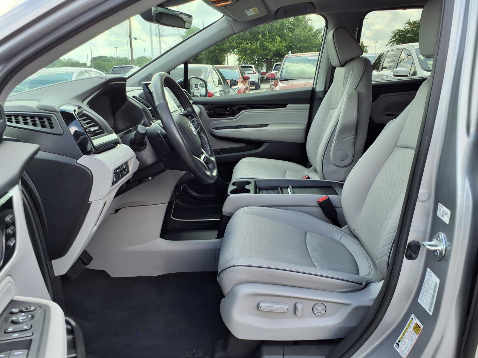 Used 2023 Honda Odyssey Elite image 17