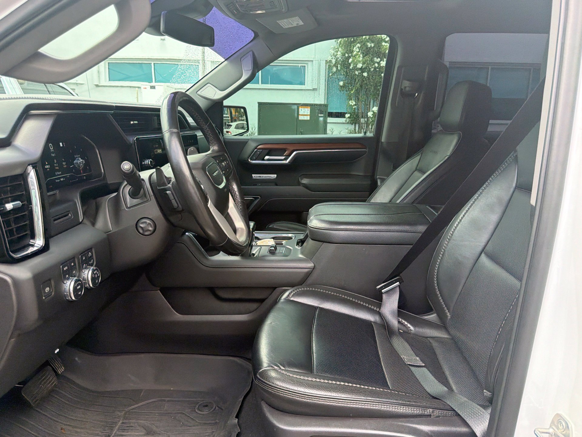 Used 2023 GMC Sierra 1500 Denali AWD/4WD image 9