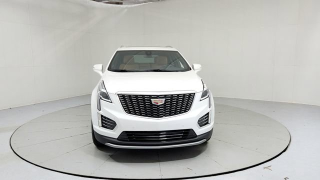 Certified 2025 Cadillac XT5 Premium Luxury w/ LPO, Floor Liner Package image 8