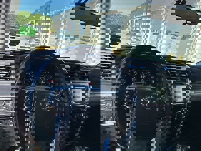 Used 2015 Toyota 4Runner SR5 image 3