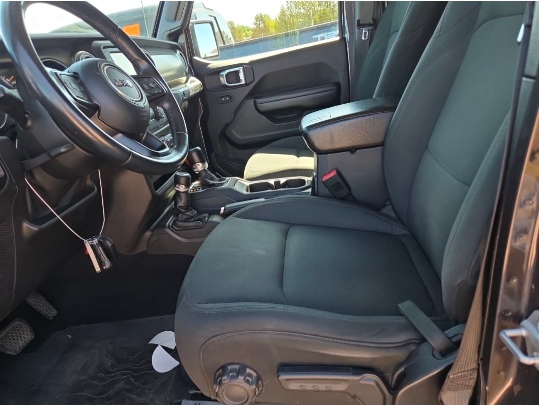 Used 2018 Jeep Wrangler Unlimited Sport S AWD/4WD image 10