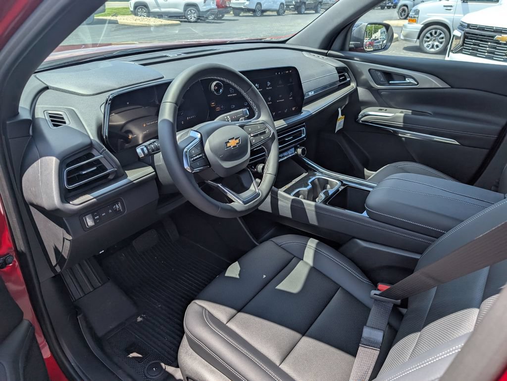 New 2026 Chevrolet Traverse LT w/ Sun and Wheel Package AWD/4WD image 13