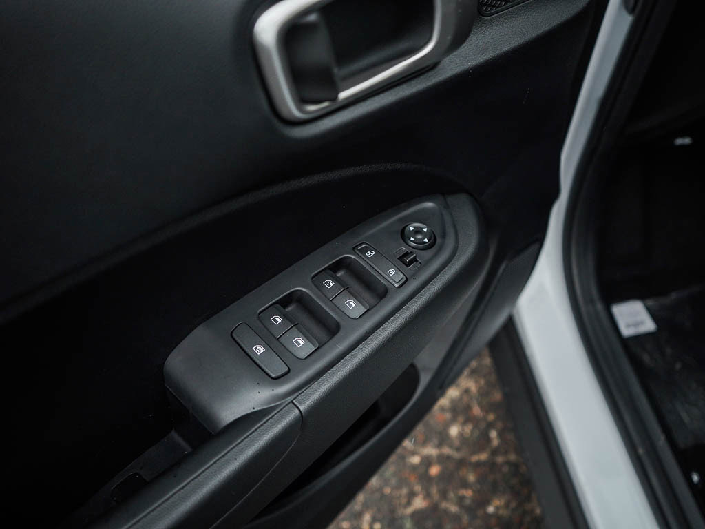 New 2026 Hyundai Venue SEL image 18