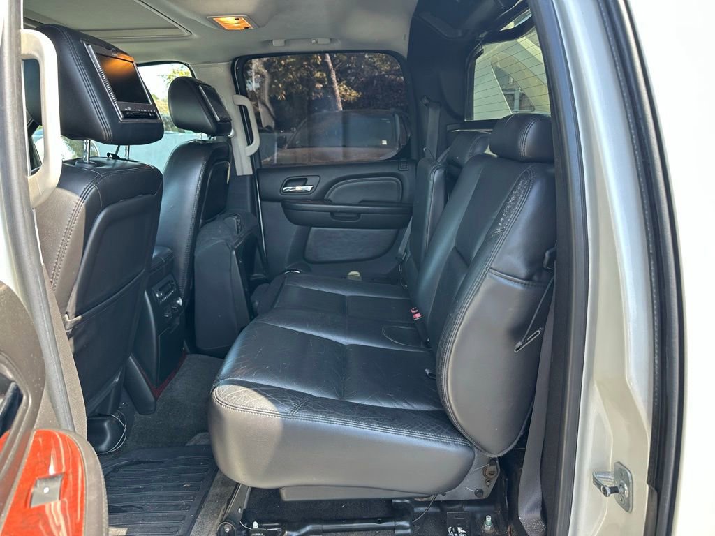 Used 2007 Cadillac Escalade EXT w/ Information Package AWD/4WD image 9