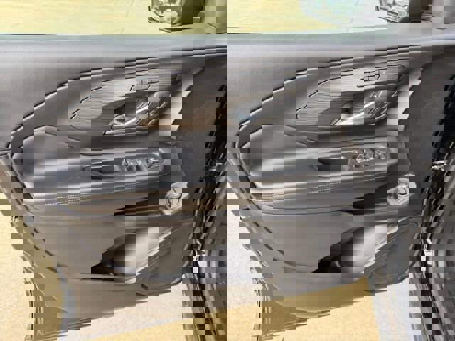 Used 2022 GMC Terrain SLT image 12