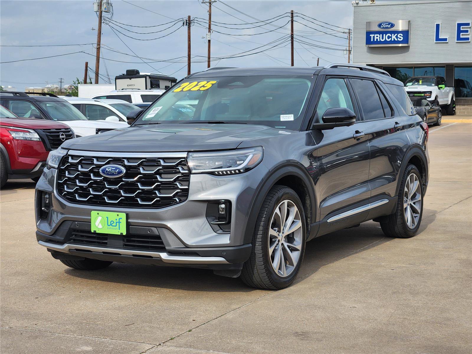 Used 2025 Ford Explorer Platinum w/ Ultimate Package RWD video 3