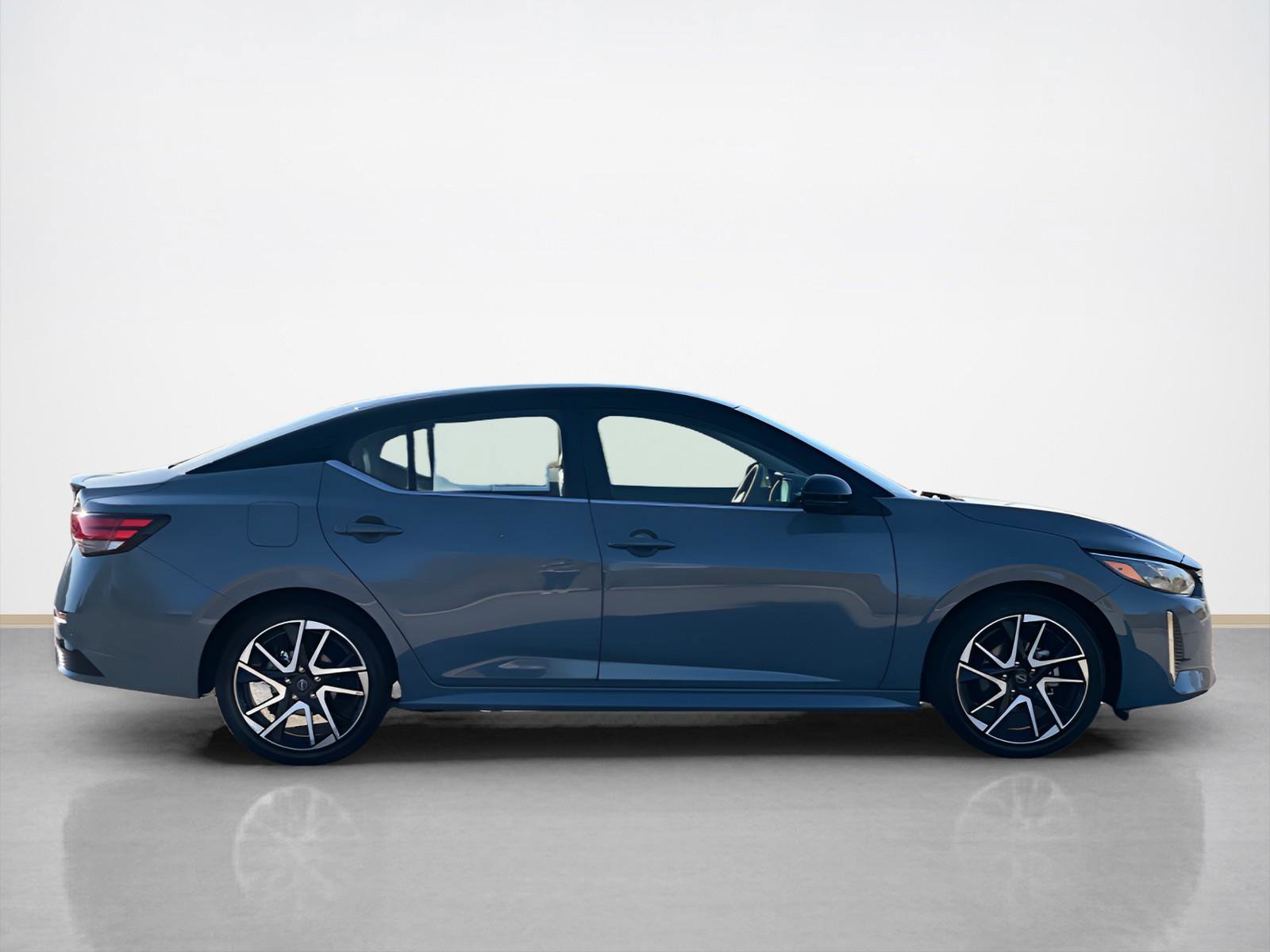 Used 2024 Nissan Sentra SR w/ SR Premium Package image 9