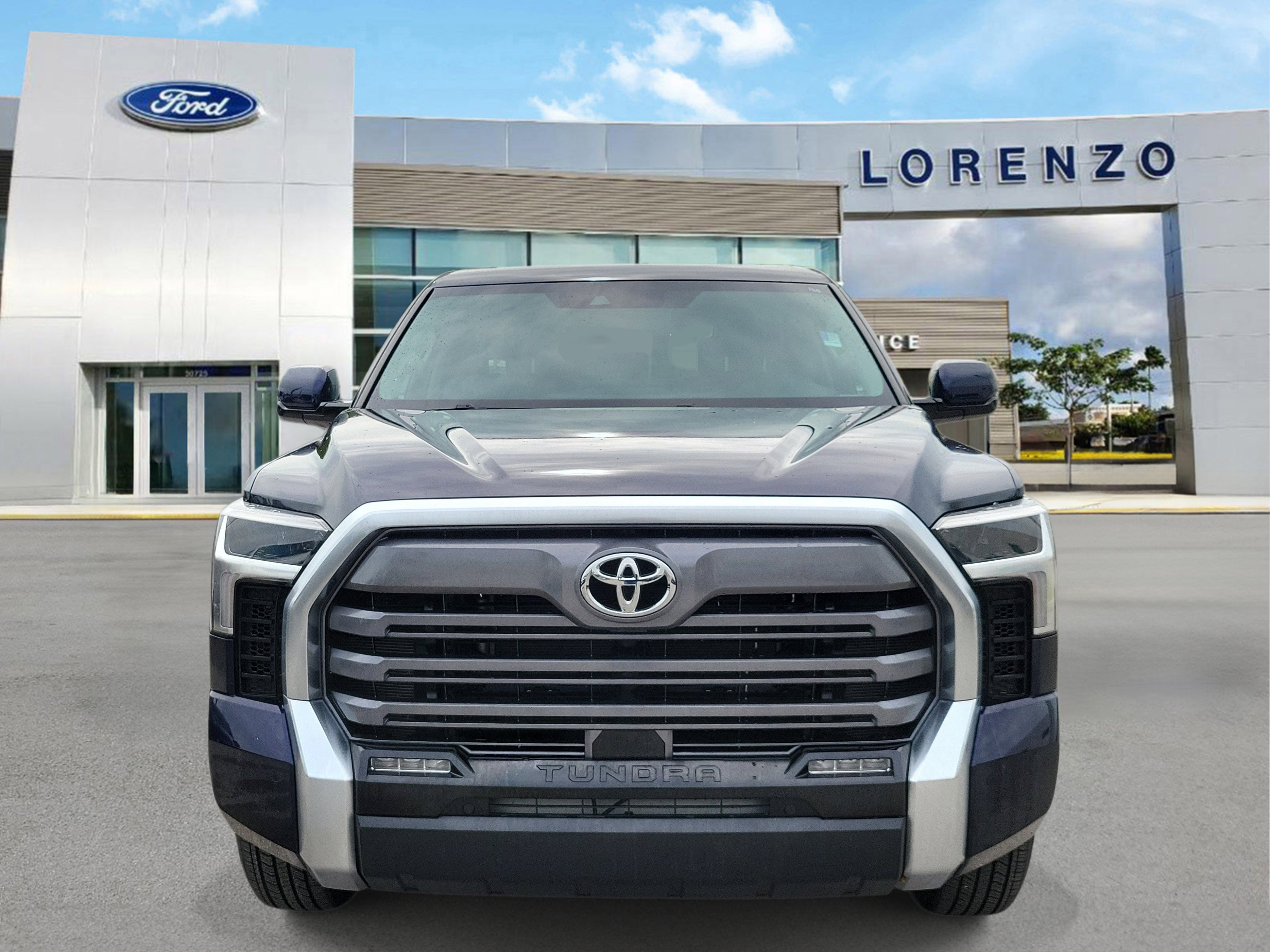 Used 2023 Toyota Tundra Limited w/ Power Package RWD image 2