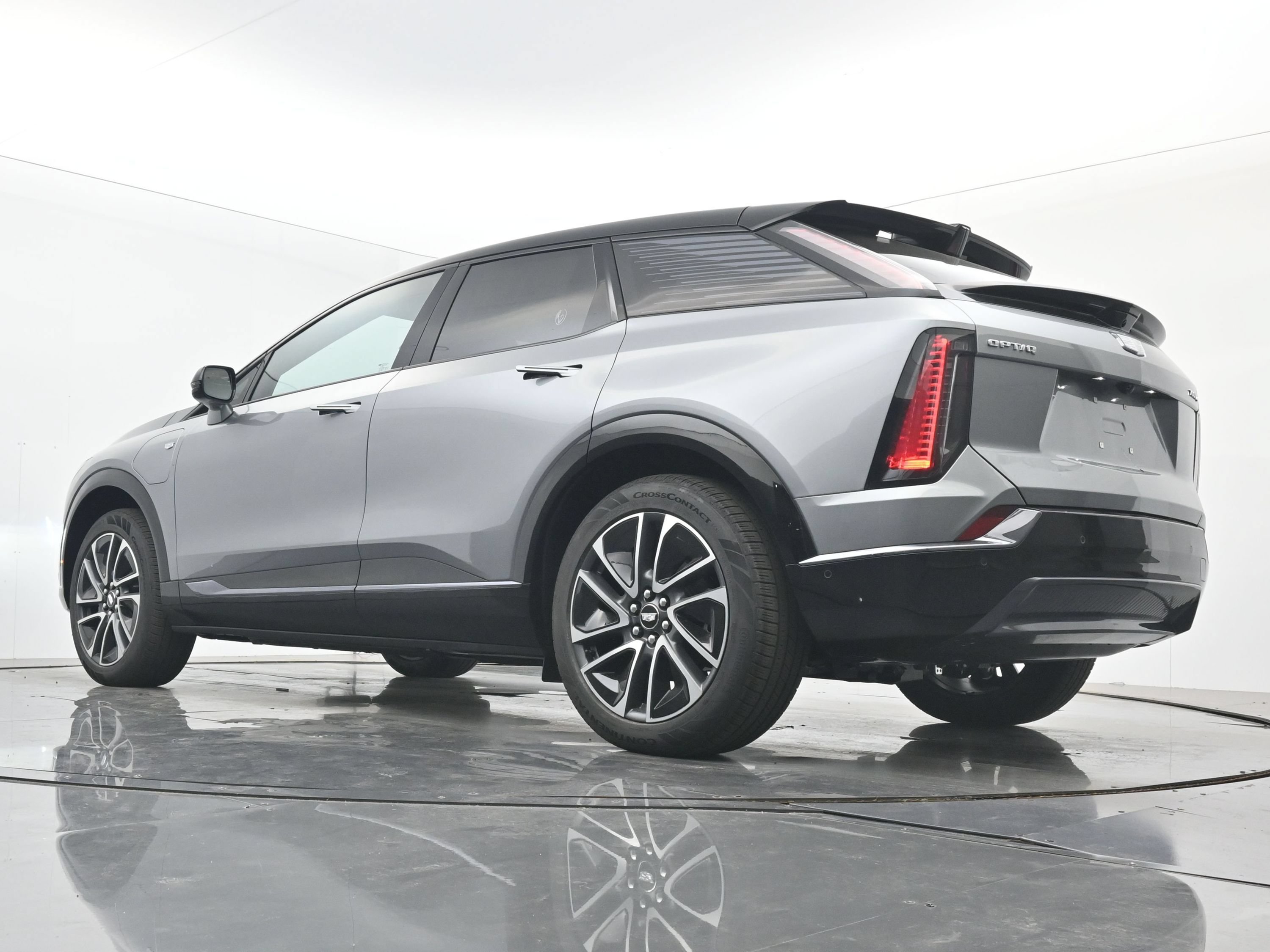 New 2026 Cadillac Optiq Sport 2 w/ LPO, Floor Liner Package AWD/4WD image 17