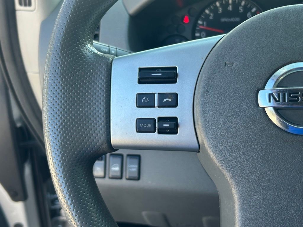 Used 2014 Nissan Frontier SV image 33