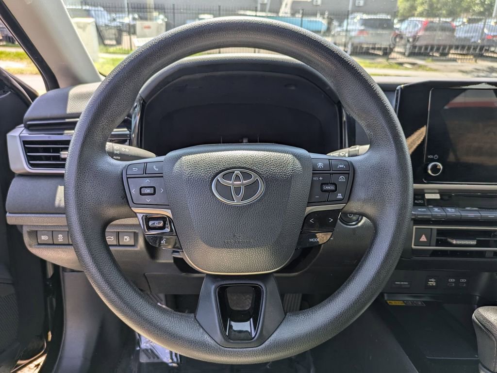 Used 2025 Toyota Camry LE image 22