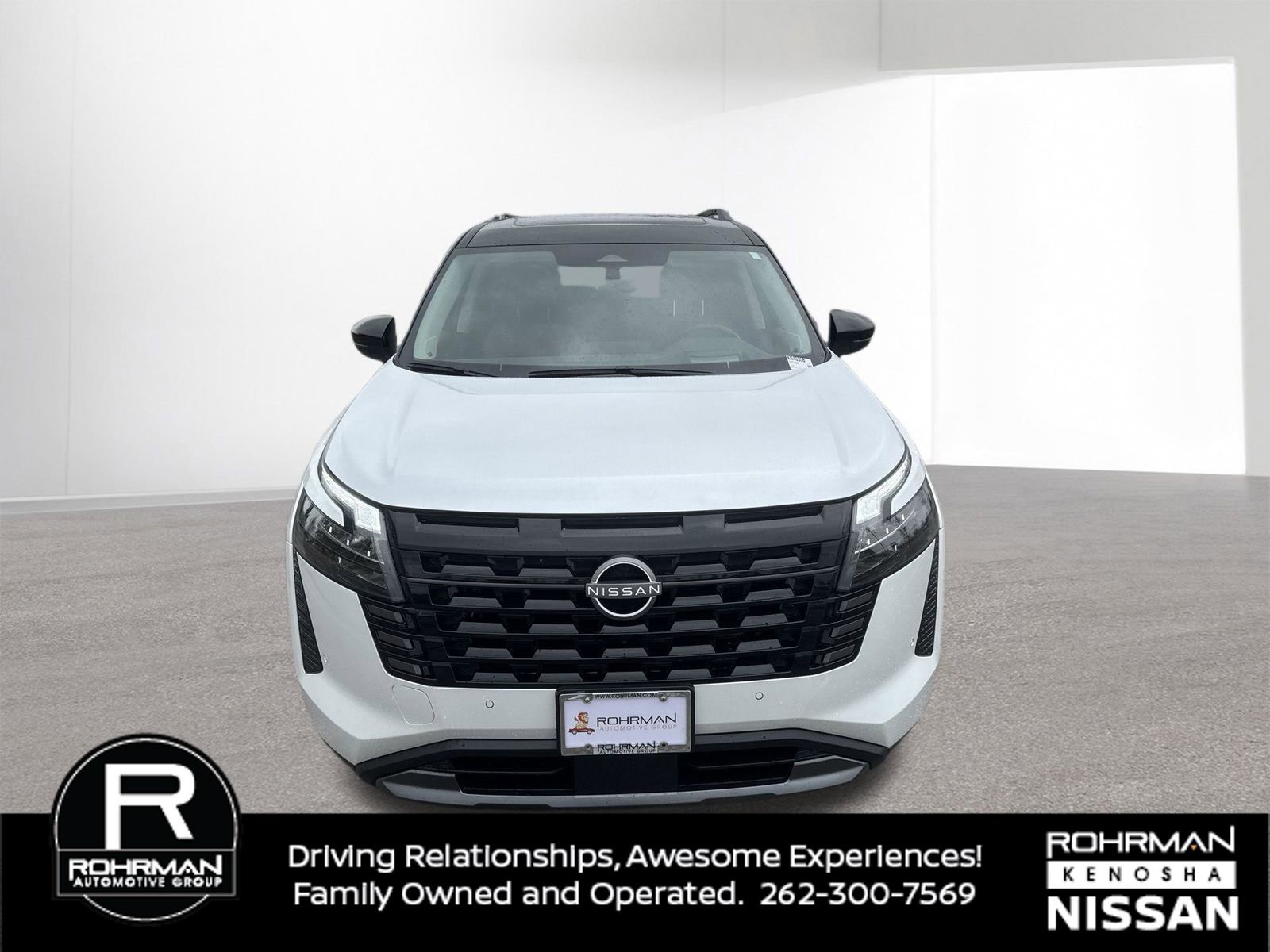 Used 2026 Nissan Pathfinder Platinum AWD/4WD image 9