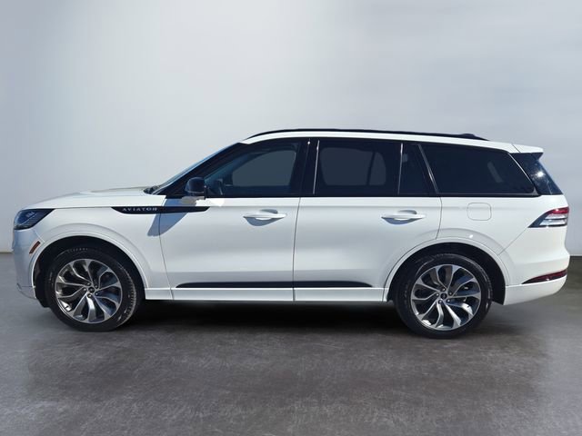 Used 2025 Lincoln Aviator AWD w/ Jet Appearance Package image 2