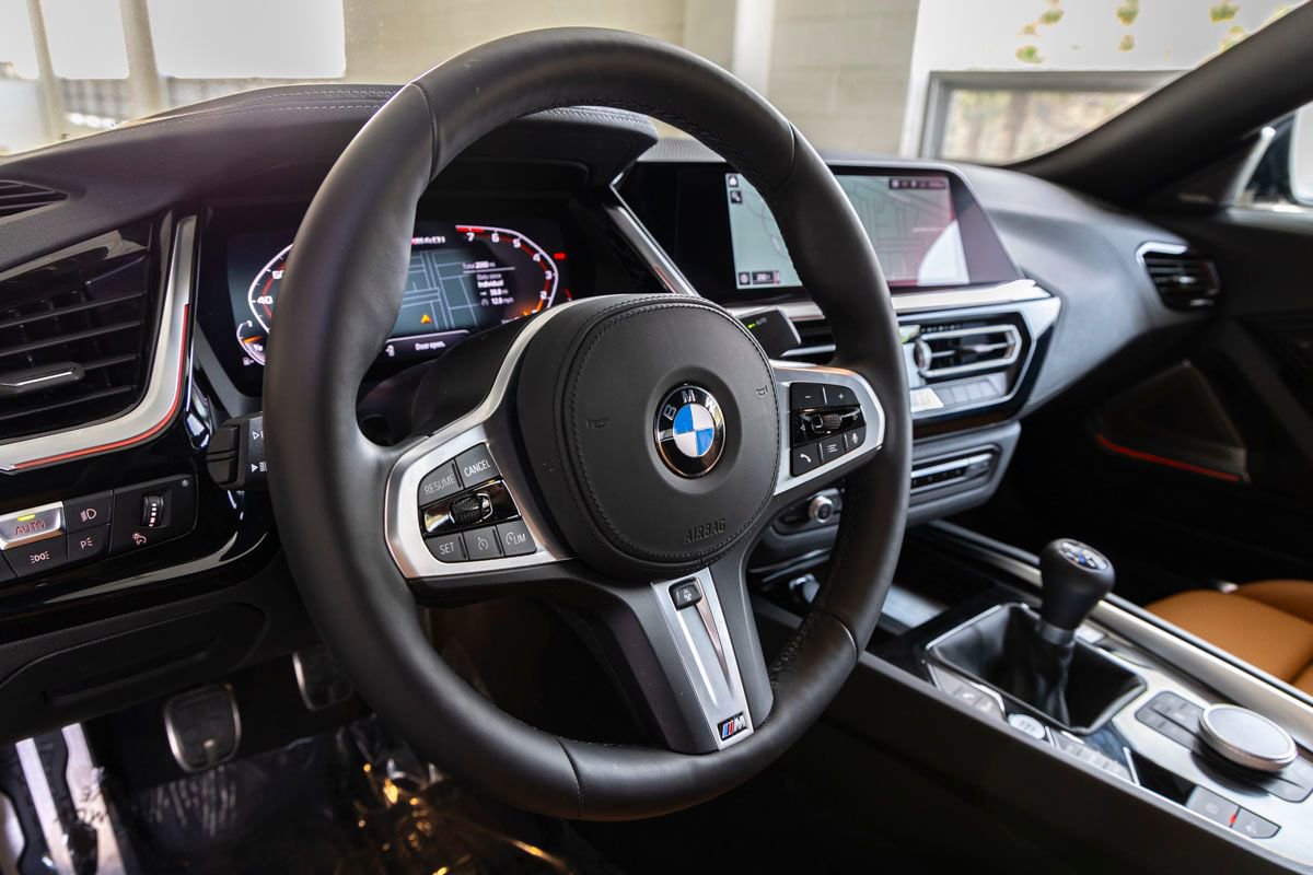 Certified 2025 BMW Z4 M40i w/ Edition image 16