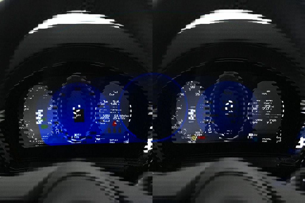 Certified 2025 Porsche Macan Electric image 14