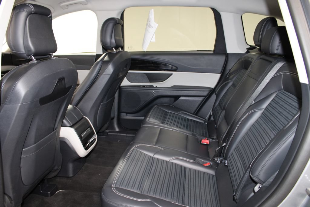 Used 2024 Lincoln Nautilus Reserve AWD/4WD image 19