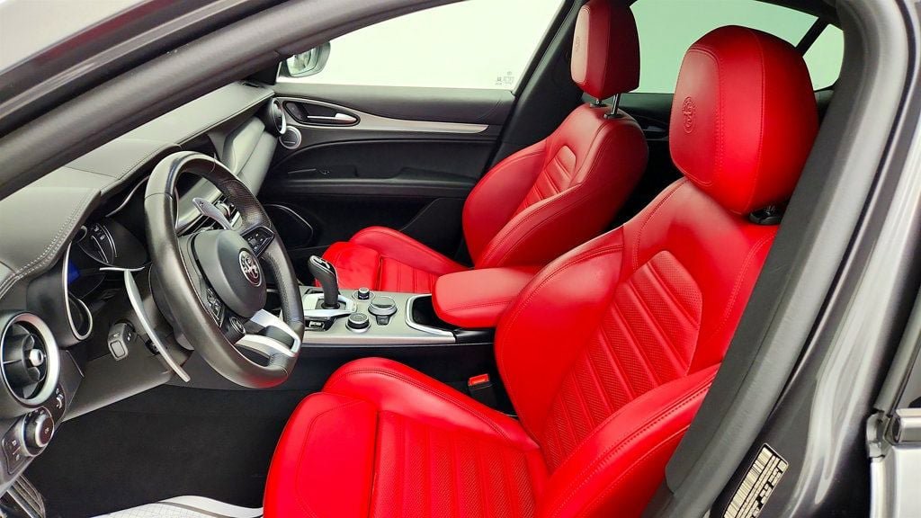 Used 2022 Alfa Romeo Stelvio Veloce AWD/4WD image 21