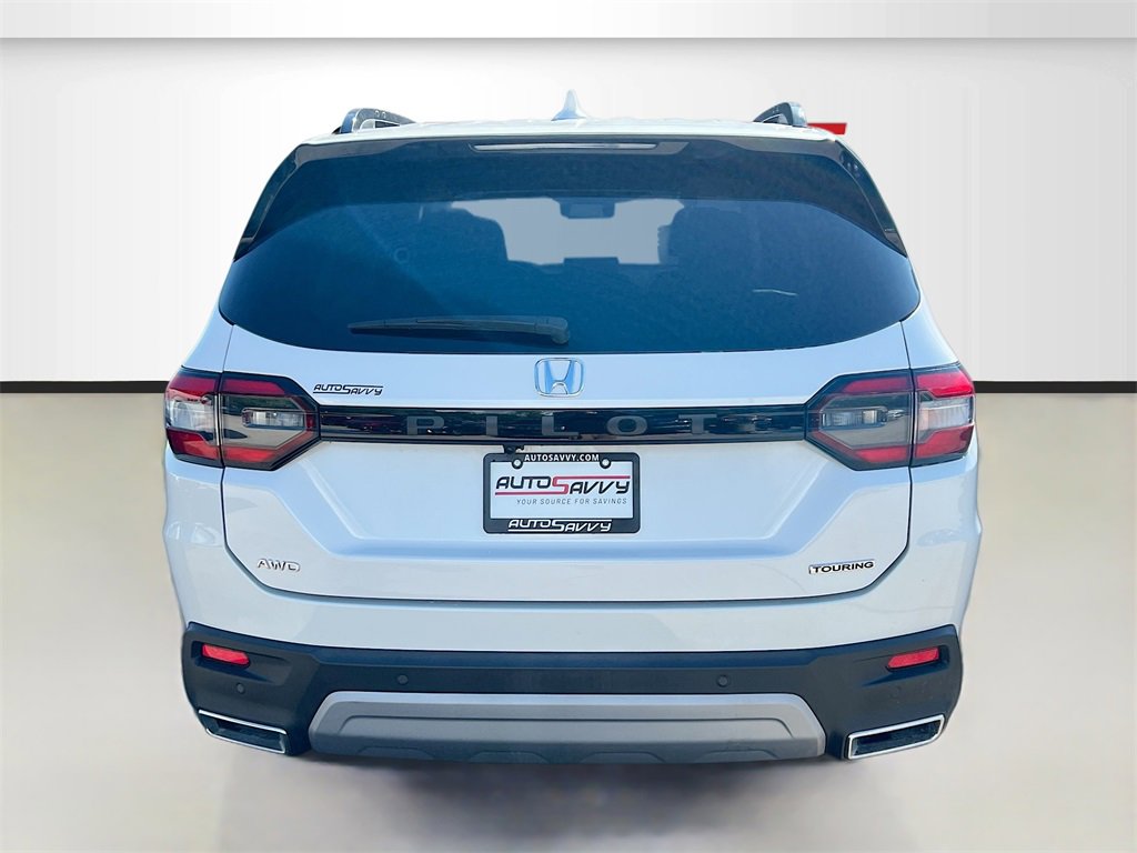 Used 2023 Honda Pilot Touring image 6