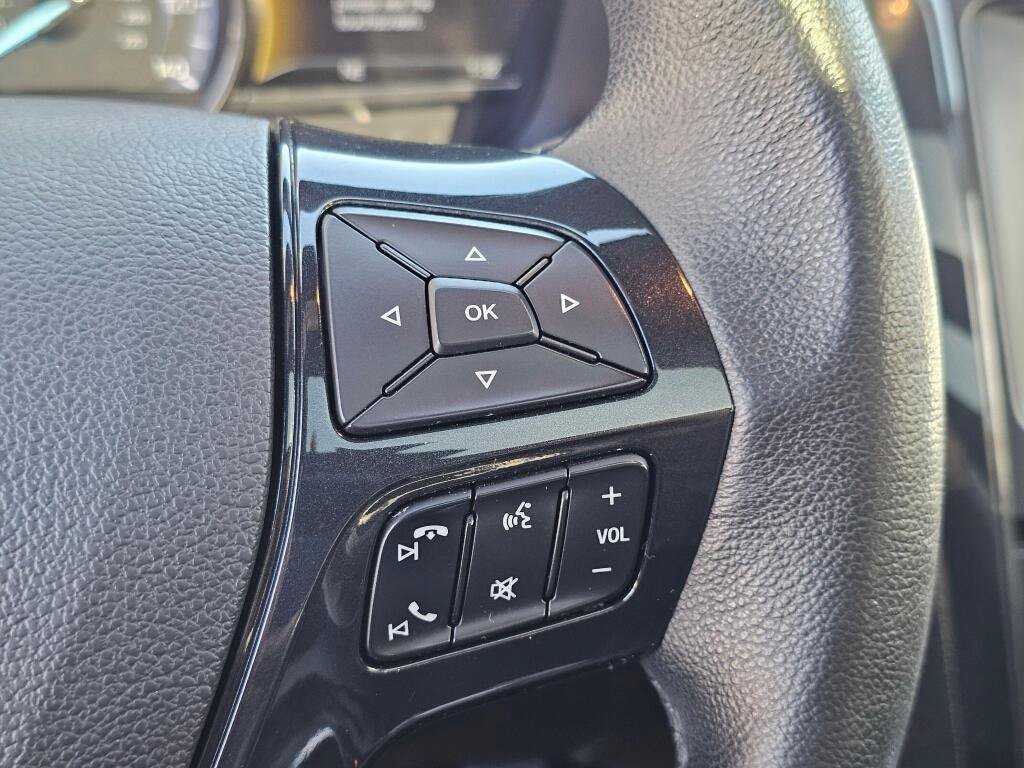 Used 2017 Ford Explorer XLT w/ Equipment Group 202A AWD/4WD image 31