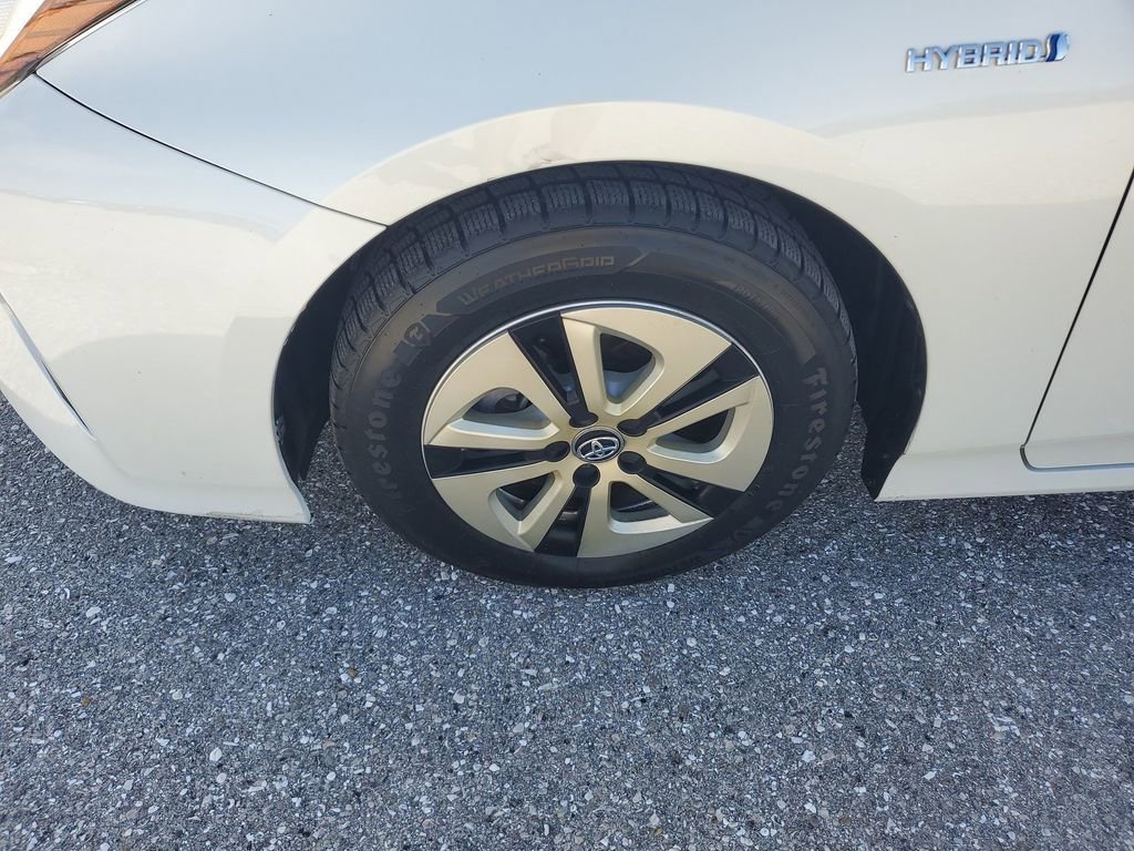 Used 2016 Toyota Prius Two image 17