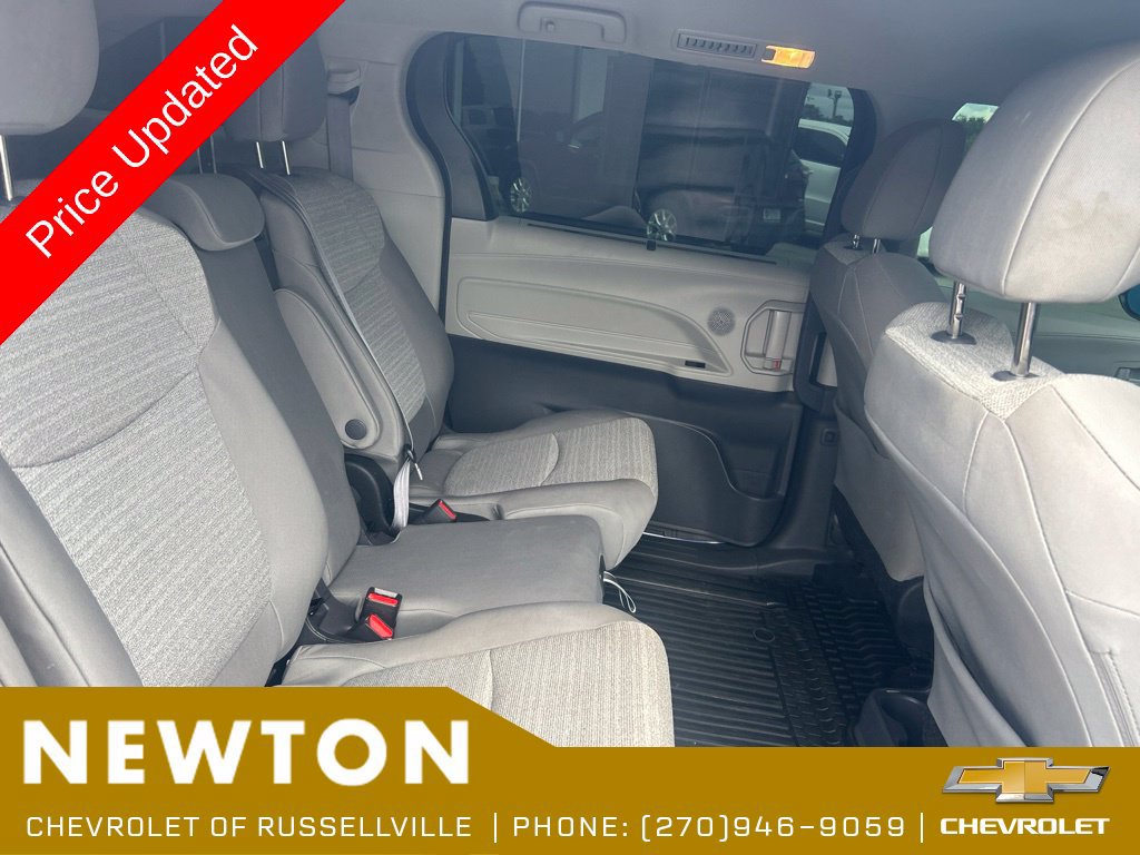 Used 2022 Toyota Sienna LE FWD image 26