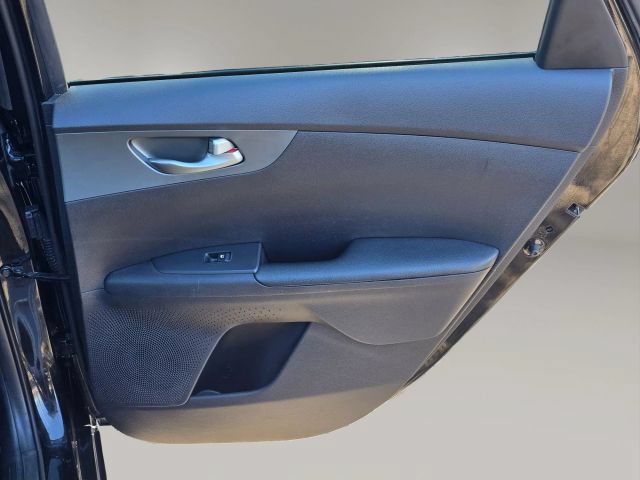 Used 2021 Kia Forte LXS FWD image 14