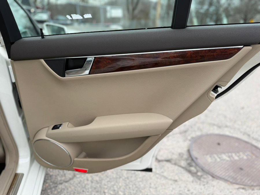 Used 2010 Mercedes-Benz C 300 4MATIC Sedan image 24