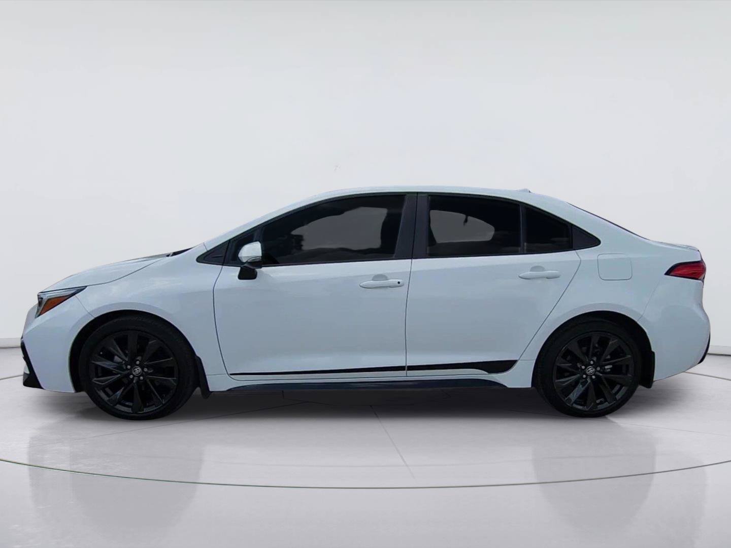 Used 2024 Toyota Corolla SE FWD image 5