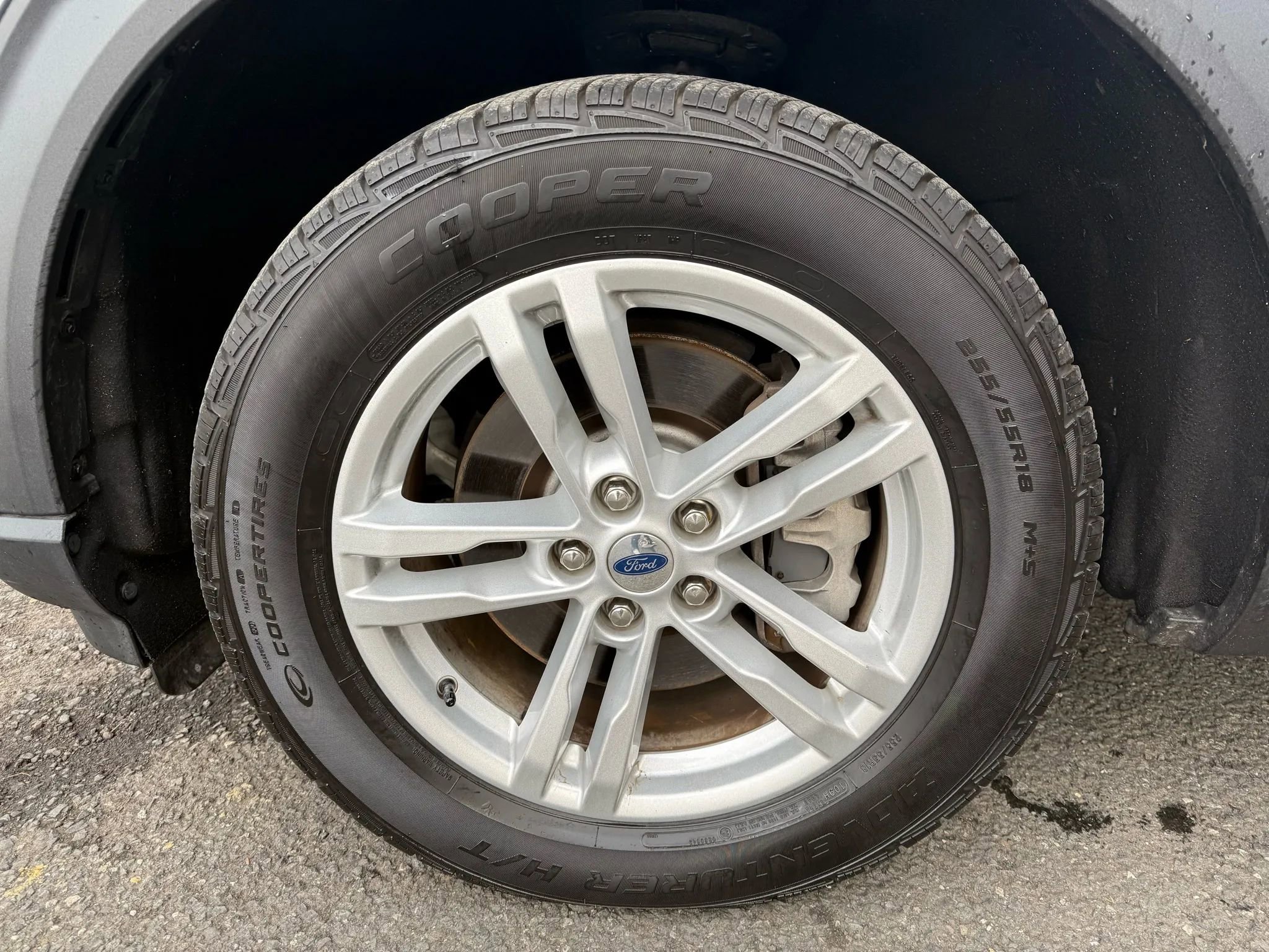 Used 2021 Ford Explorer XLT w/ Equipment Group 202A image 34