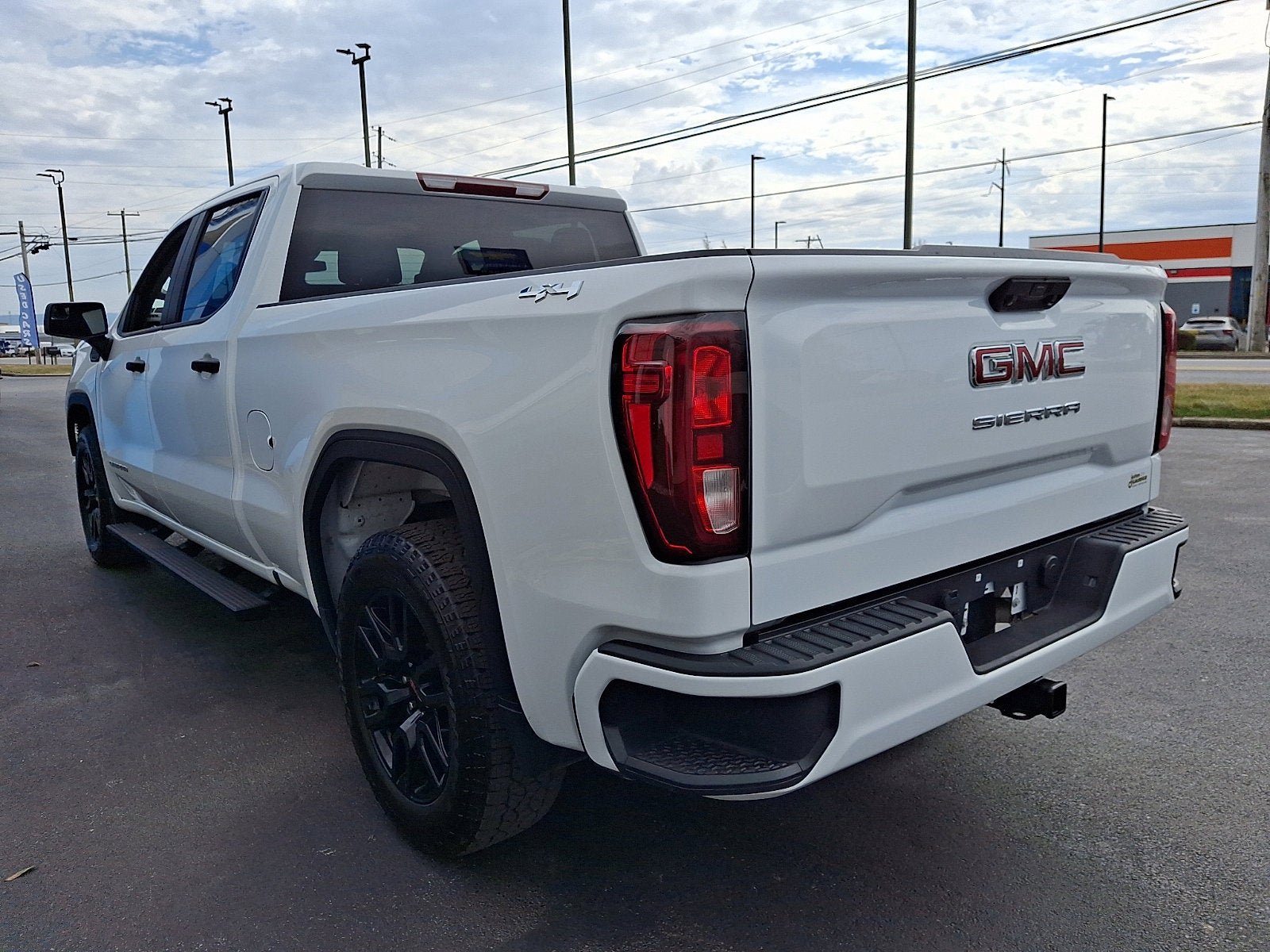 Used 2023 GMC Sierra 1500 Pro w/ Graphite Edition image 4