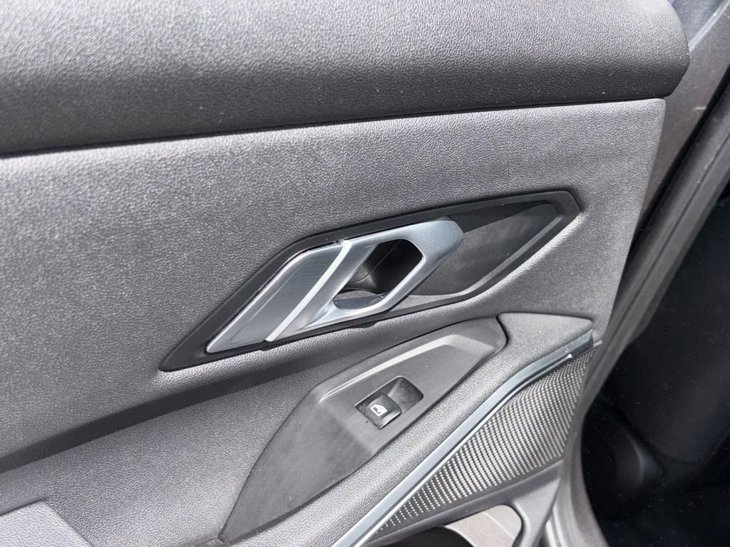 Used 2021 BMW 330e xDrive w/ Premium Package image 18