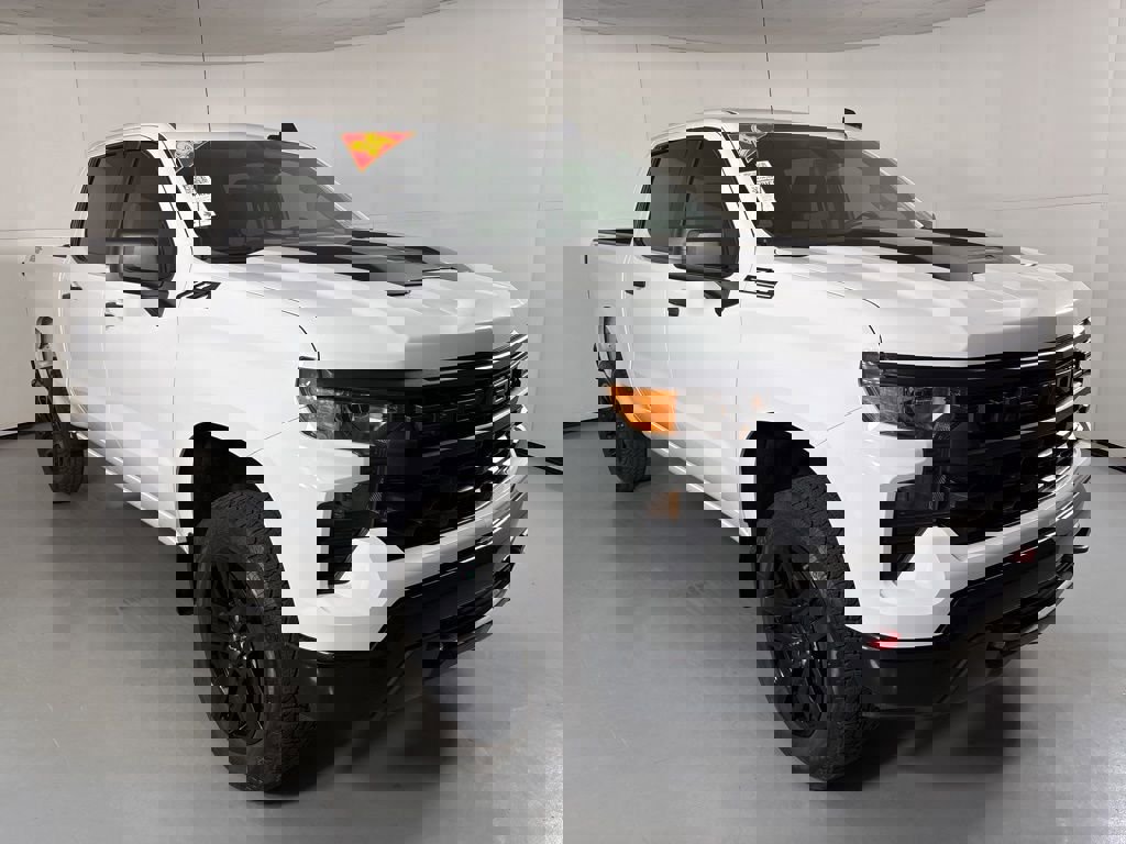 Used 2024 Chevrolet Silverado 1500 Custom Trail Boss w/ LPO, Dark Essentials Package image 2