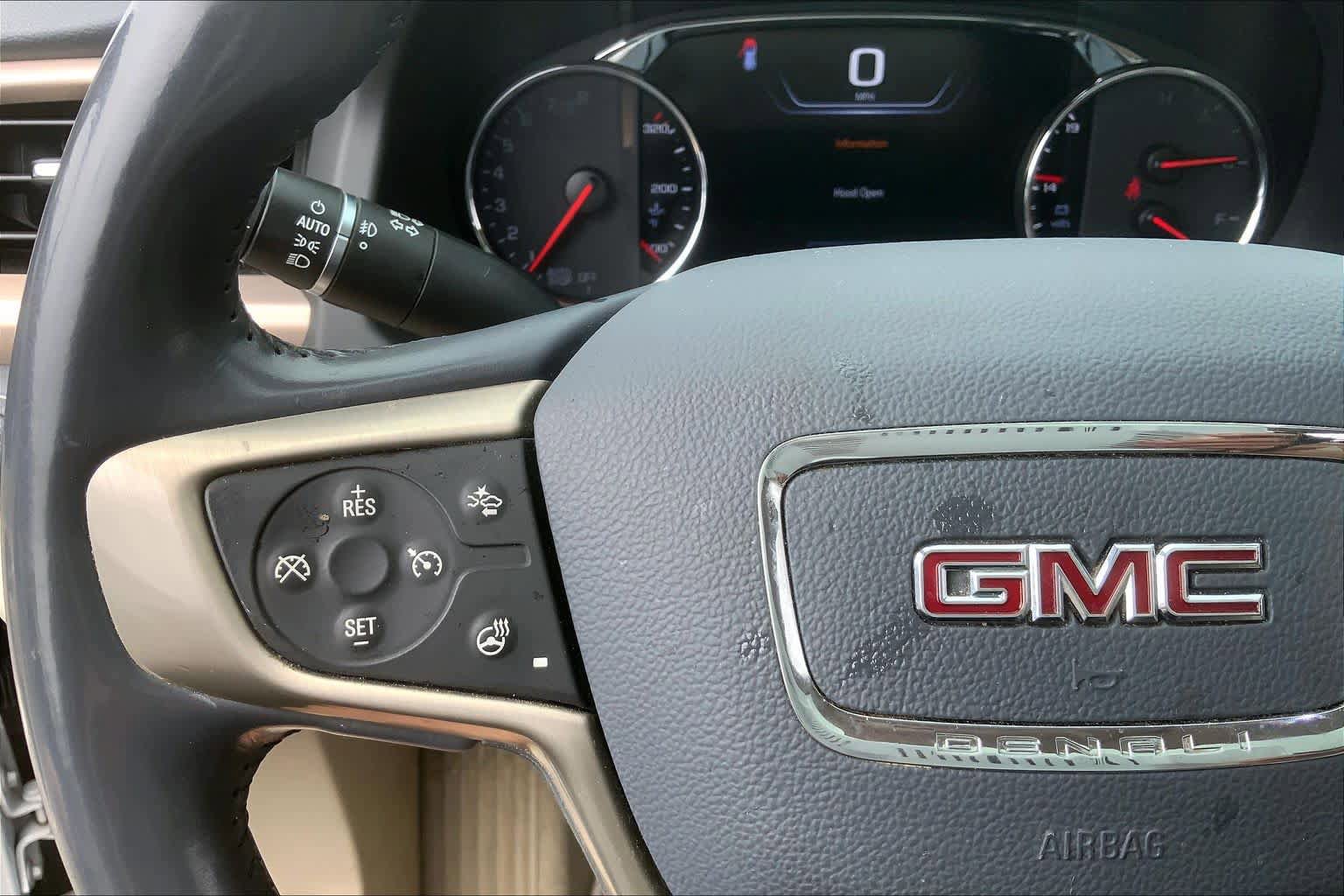 Used 2021 GMC Acadia Denali w/ Denali Ultimate Package AWD/4WD image 24