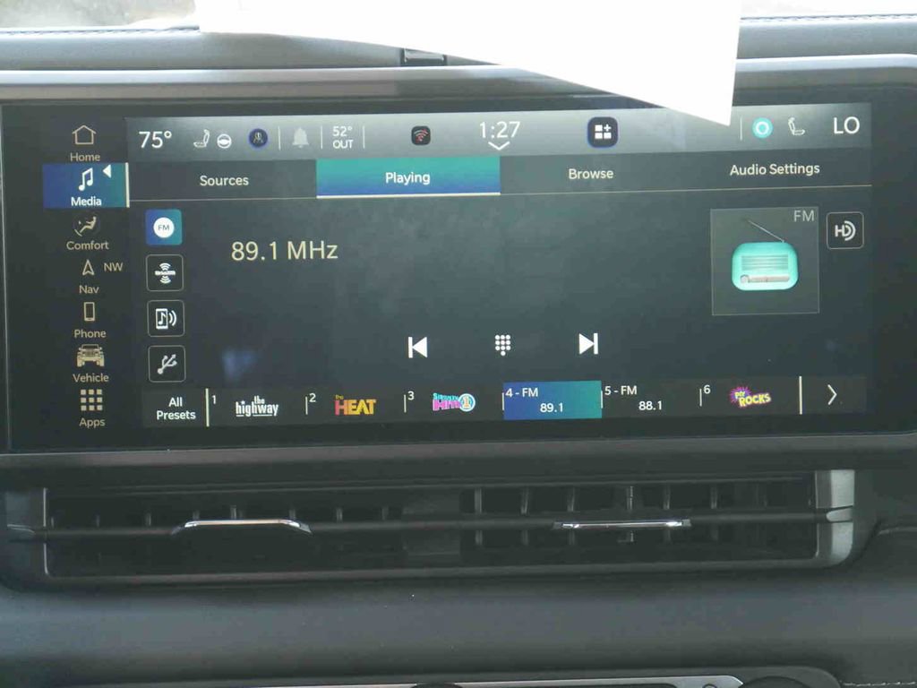 Used 2024 Jeep Wrangler Sahara w/ Technology Group AWD/4WD image 7