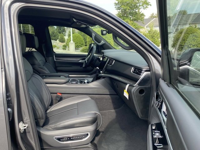 New 2024 Jeep Grand Wagoneer L 4WD w/ Rear Seat Video Group 1 image 28