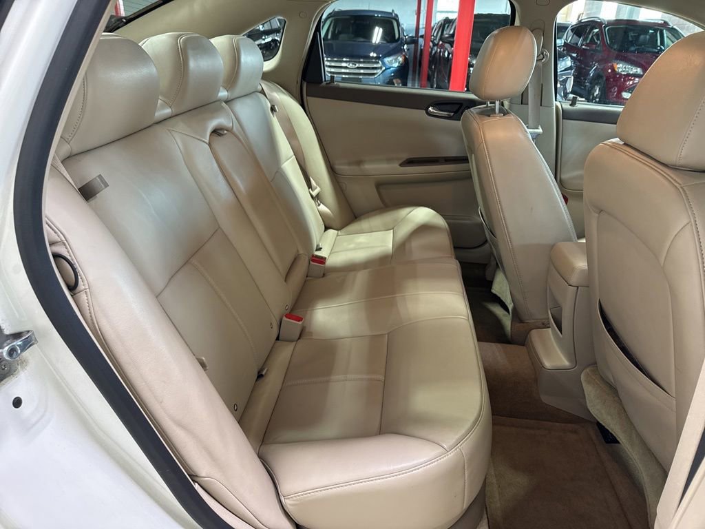 Used 2008 Chevrolet Impala LTZ FWD image 34