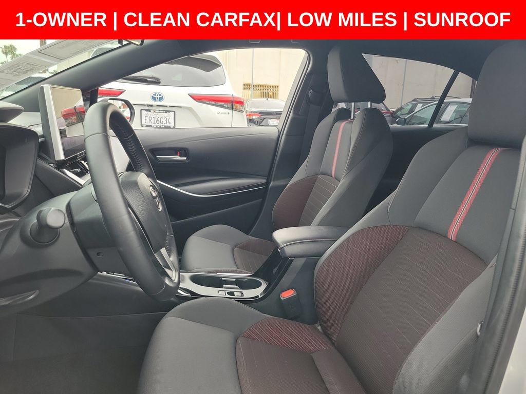 Used 2025 Toyota Corolla SE w/ SE Premium Package FWD image 19