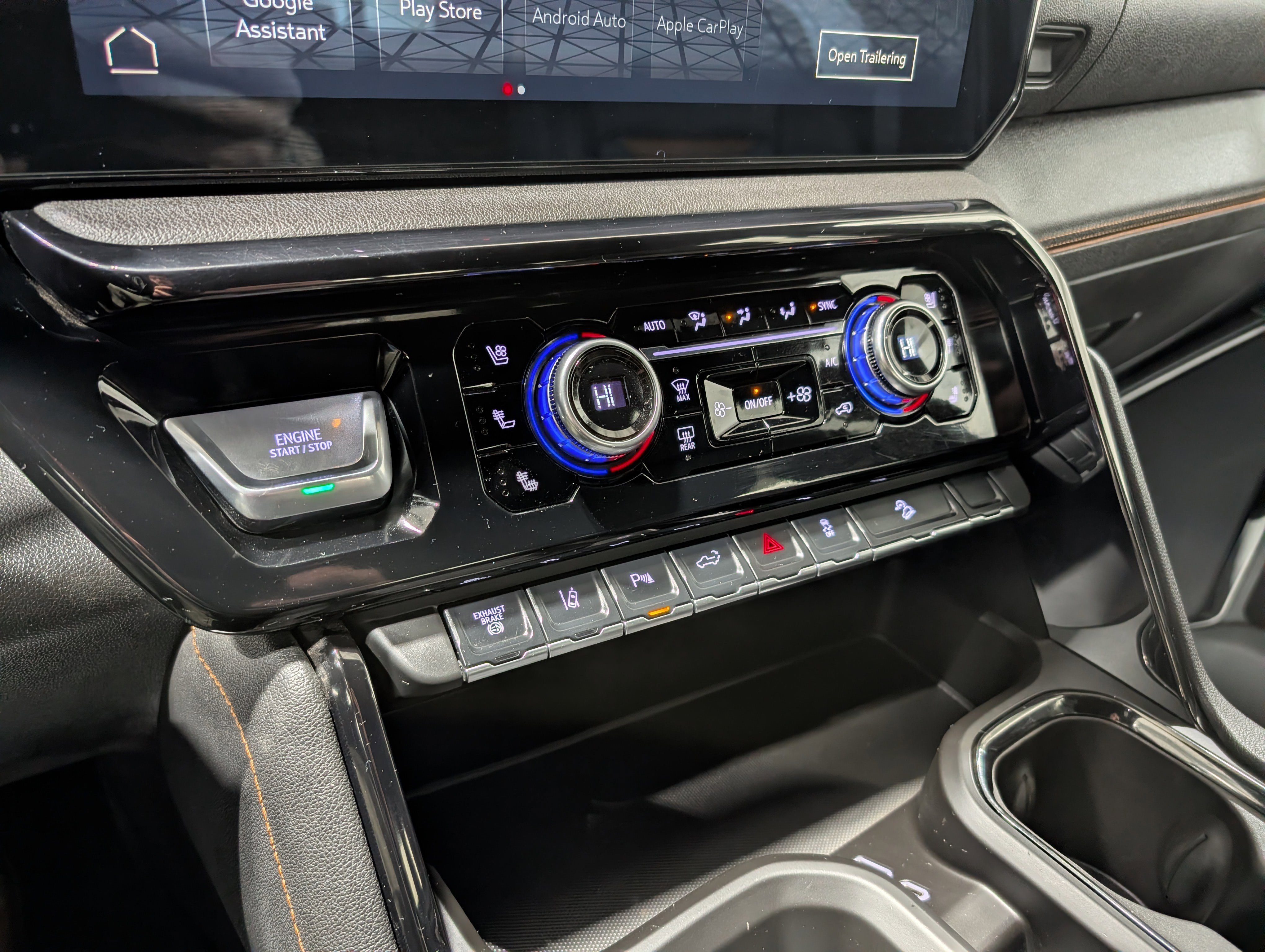 Used 2025 GMC Sierra 3500 AT4 w/ AT4 Premium Plus Package image 27