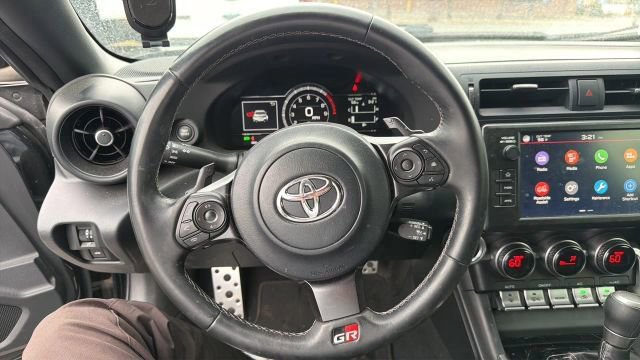 Used 2022 Toyota GR86 Premium image 13