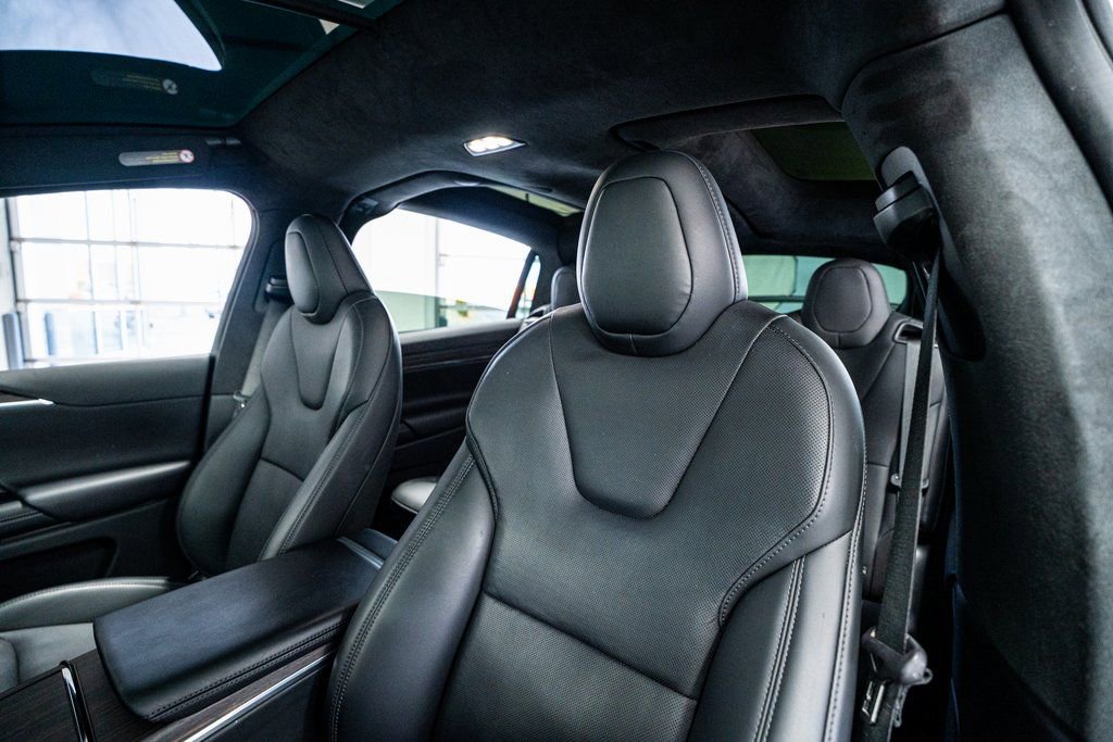 Used 2024 Tesla Model X image 39